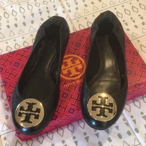 Tory Burch Minnie Travel Flat Black Leather Gold Medallion Logo Ballet Flats 6.5